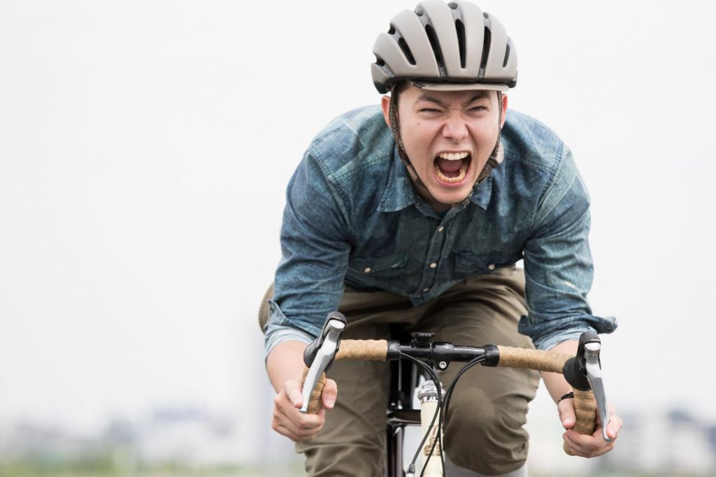 自転車は車道を走るべきか?