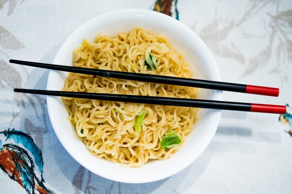 即席ラーメンを買いためる予定だ。